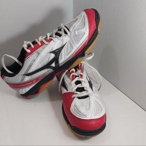 Mizuno Hurricane 2 court shoes.